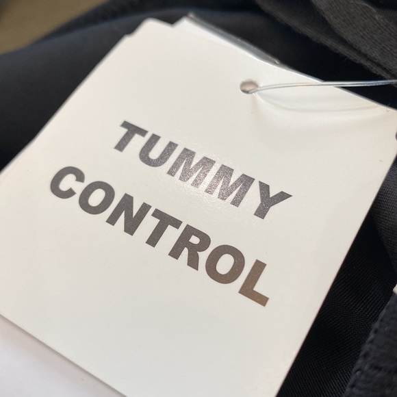 NWT upstream black swim shorts -size 26W - Picture 3 of 3